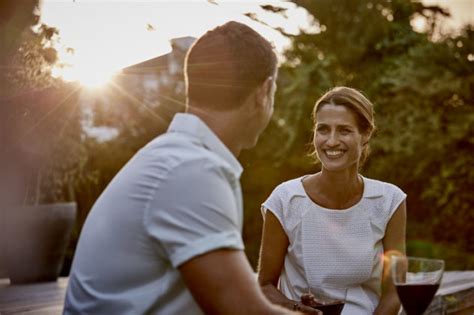 relatie met oudere vrouw|Een relatie met een oudere vrouw: de voordelen en。